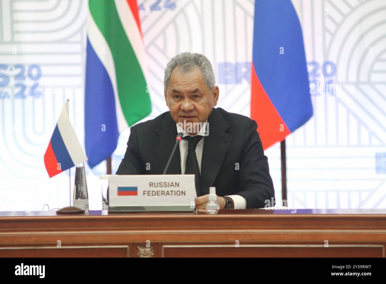 Sergei Shoigu, Sekretär des Sicherheitsrats der Russischen Föderation, während eines Treffens von Vertretern der BRICS- und BRICS-Plus-staaten, die für Sicherheitsfragen zuständig sind, in der Präsidialbibliothek Boris Jelzin in St. Petersburg, Russland. (Foto: Maksim Konstantinov / SOPA Images/SIPA USA) Stockfoto