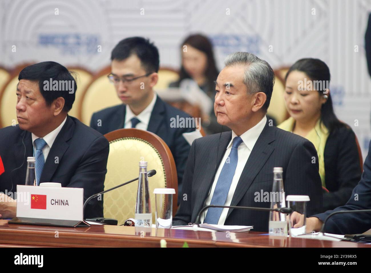 Chinesischer Außenminister Wang Yi bei einem Treffen der für Sicherheitsfragen zuständigen Vertreter der BRICS- und BRICS-Plus-staaten in der Präsidialbibliothek Boris Jelzin in St. Petersburg, Russland. (Foto: Maksim Konstantinov / SOPA Images/SIPA USA) Stockfoto