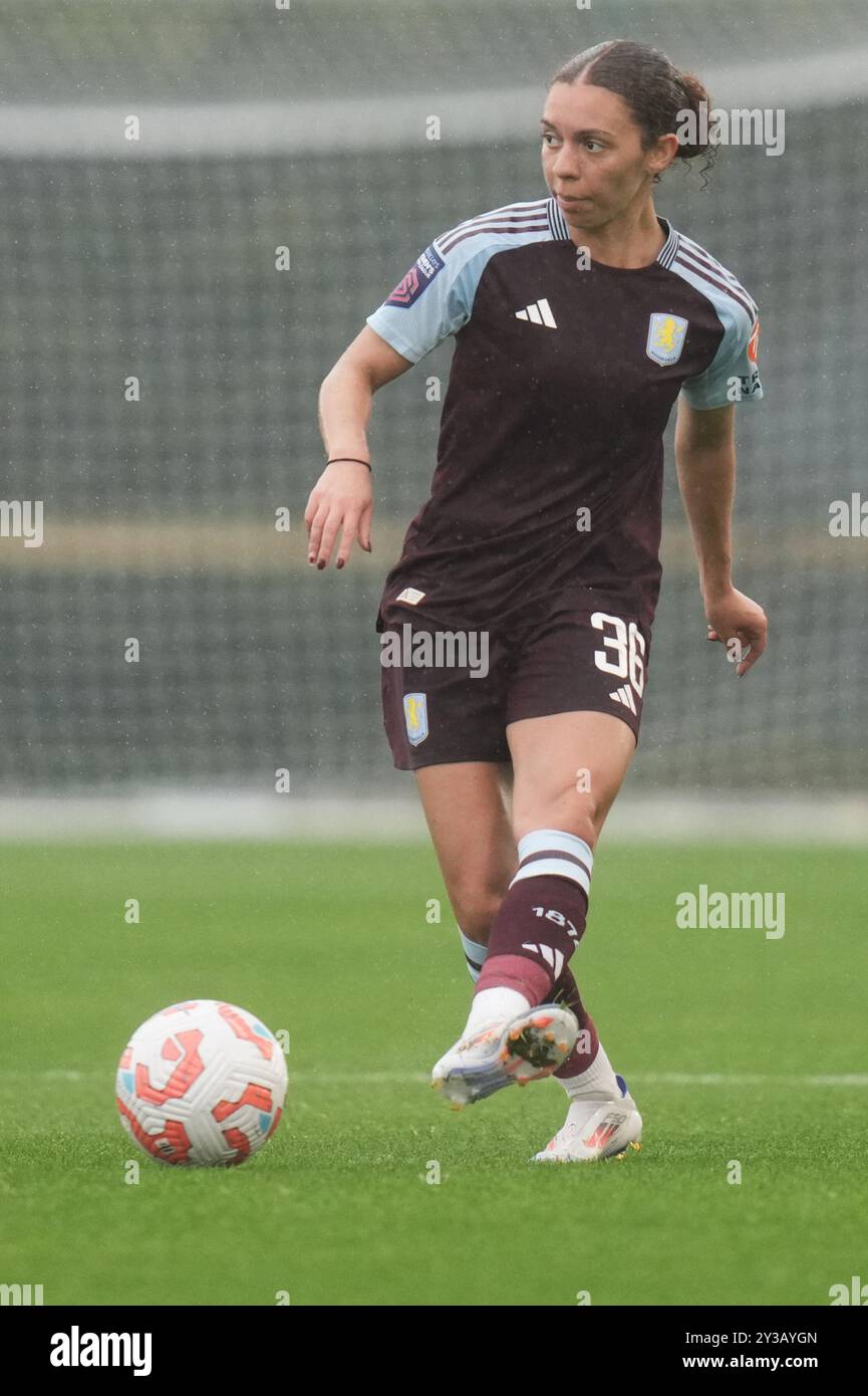 Everton FC gegen Aston Villa FC ist für die Vorsaison geeignet. WALTON HALL PARK STADIUM, ENGLAND - 8. September 2024 Action aus der Vorsaison Freundschaft zwischen Everton FC und Aston Villa FC im Walton Hall Park Stadium am 4. September 2024 in Liverpool England. (Foto Alan Edwards) Stockfoto