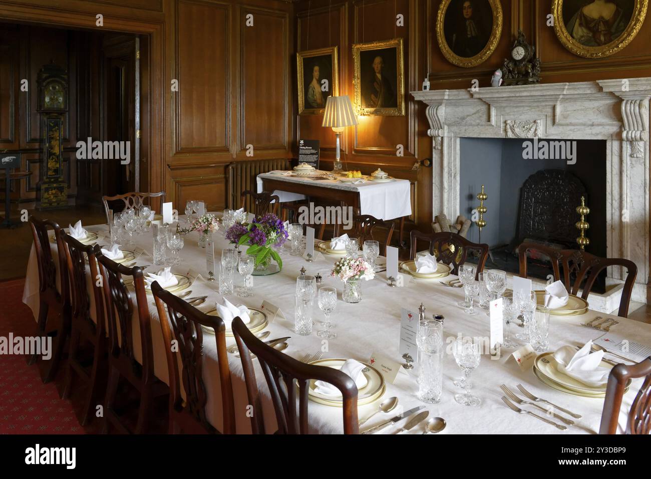 Innenansicht, Speisesaal, Dunster Castle, Dunster, England, Großbritannien Stockfoto