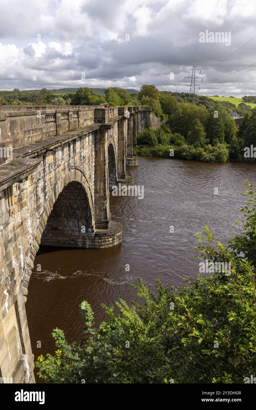 Lune Aqueduct führt den Lancaster Canal über den Fluss Lune, Lancashire, England, Großbritannien Stockfoto