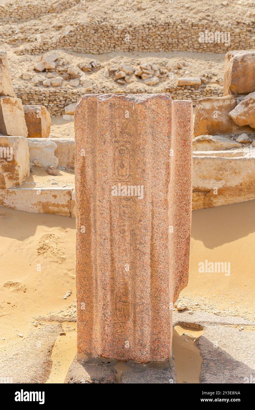 Ägypten, Sakkara Süd, König Pepi II Grabtempel : Säule, Eingang zum Statuenzimmer. Stockfoto