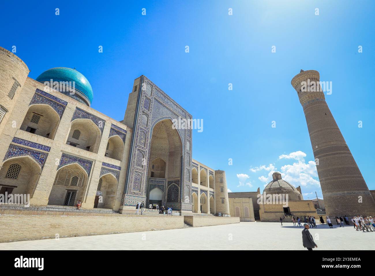 Buchara, Usbekistan - 10. Mai 2019: Panoramablick auf den Po-i-Kalyan-Komplex im antiken Buchara Stockfoto