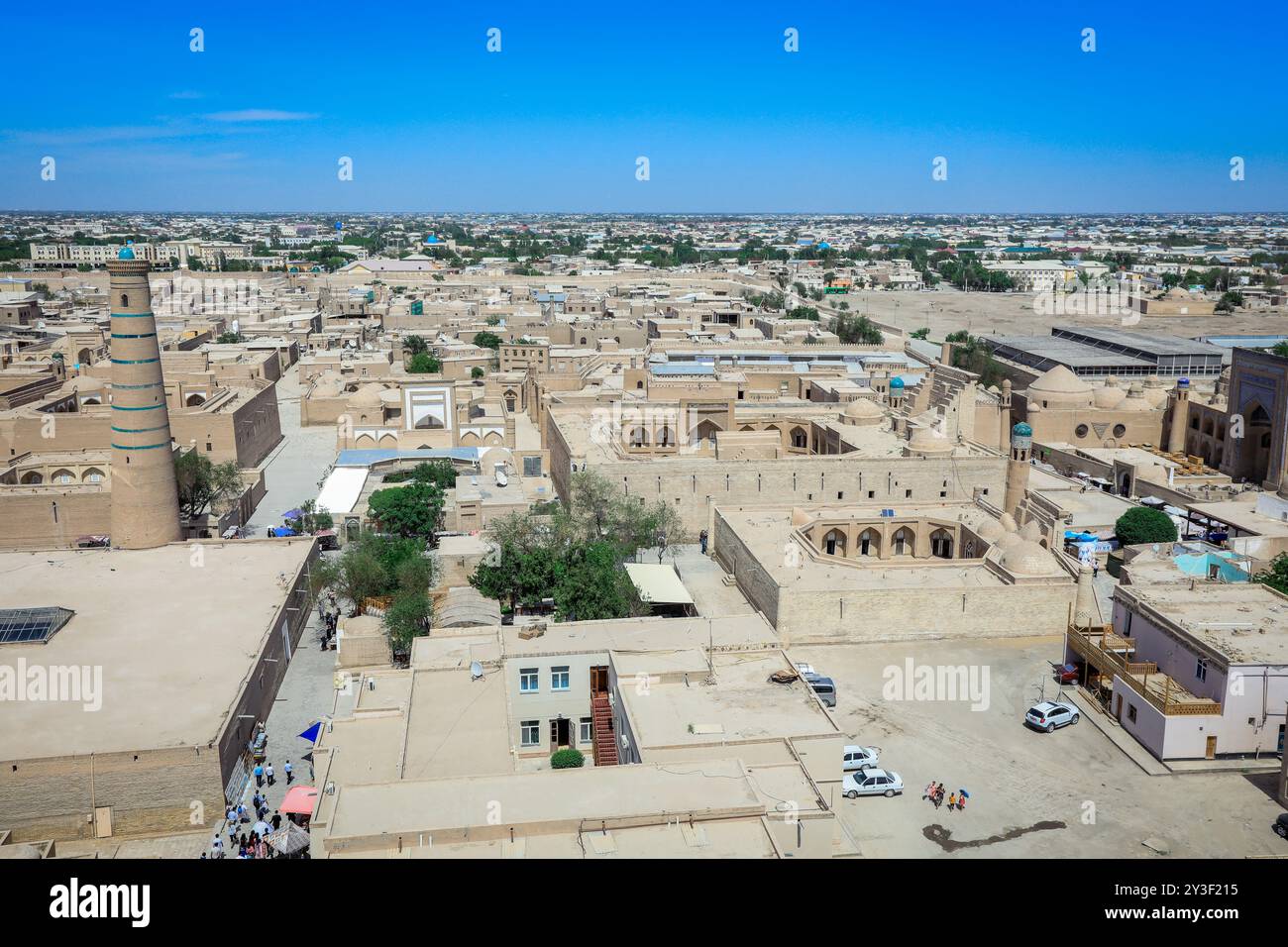 Usbekistan, Chiwa - 10. Mai 2019: Panoramablick auf die Altstadt von Chiwa mit Ichan Kala Stockfoto