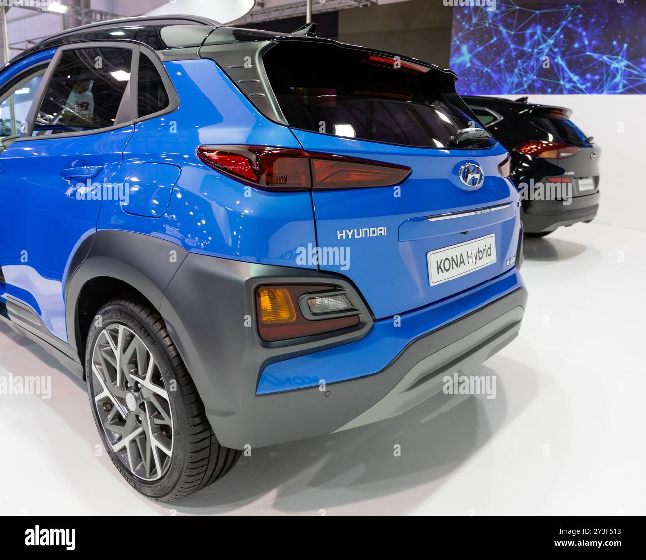 ATHEN, GRIECHENLAND - 15. NOVEMBER 2019: Hyundai Kona Hybrid auf der Aftokinisi Anytime 2019 Motor Show. Stockfoto