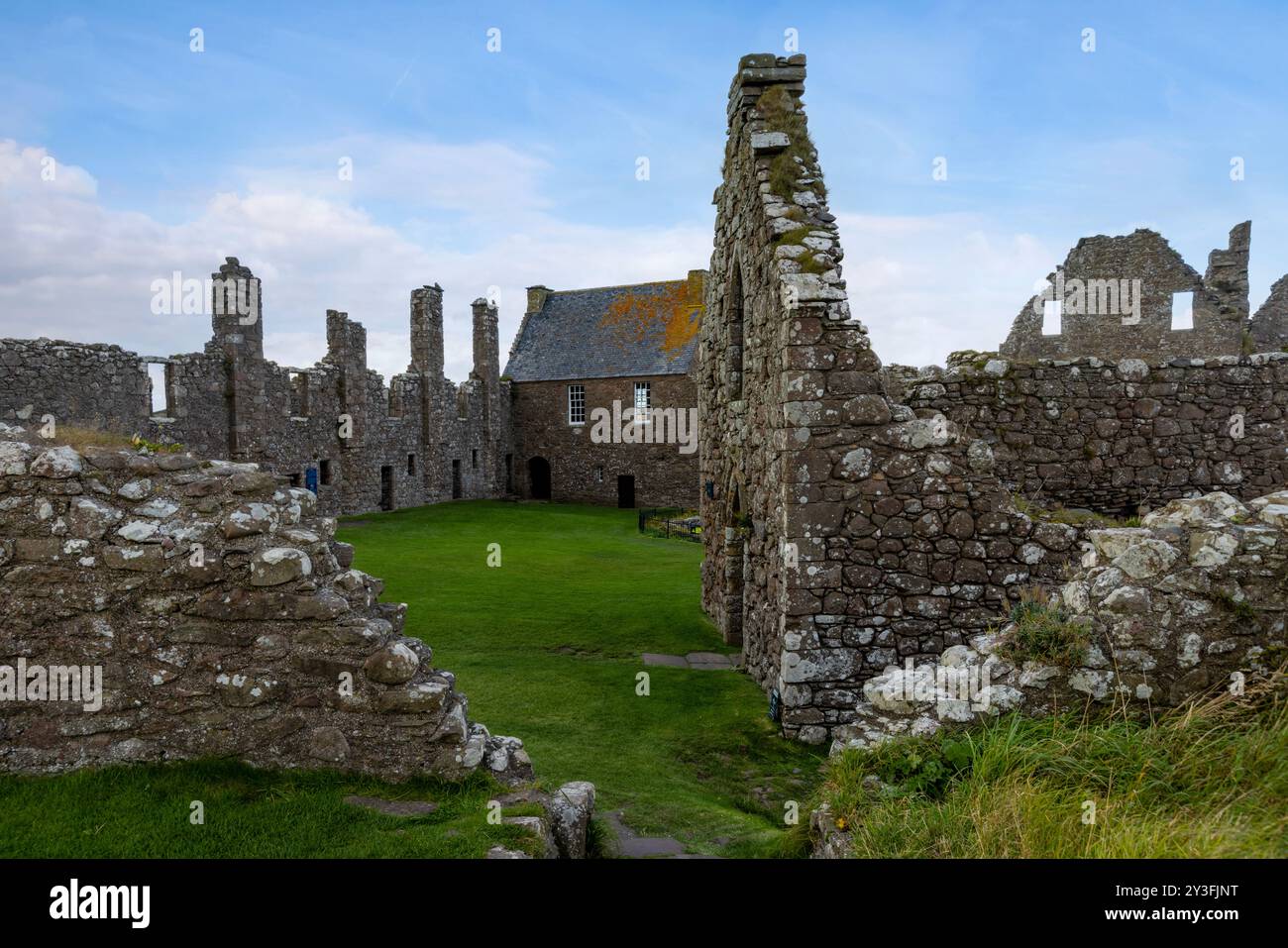 Dunnottar Castle, eine historische Festung auf den Klippen von Aberdeenshire, Schottland, in der Nähe von Stonehaven. Stockfoto