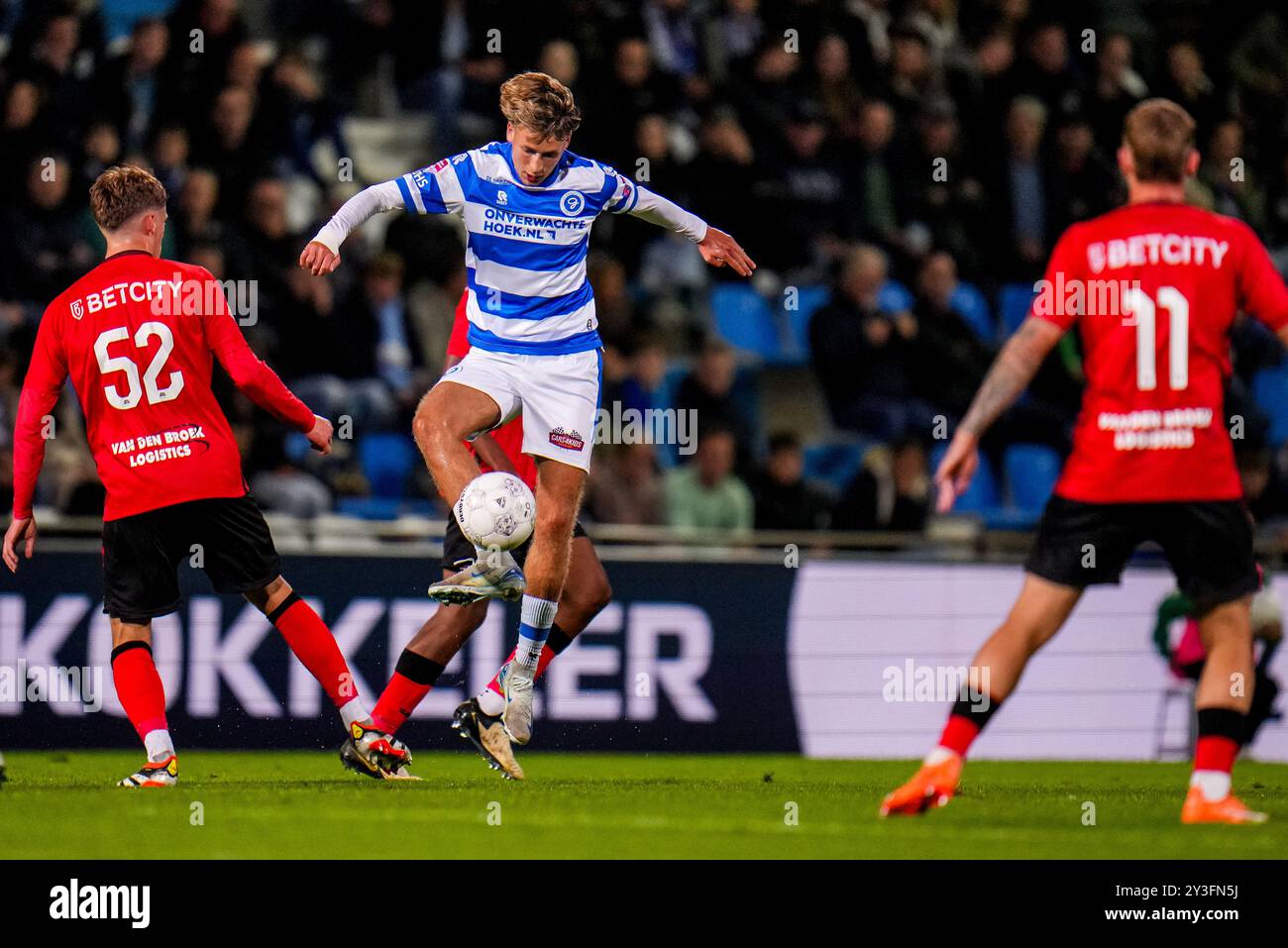 Doetinchem, Niederlande. September 2024. DOETINCHEM, NIEDERLANDE - 13. SEPTEMBER: Jesse van de Haar von de Graafschap kontrolliert den Ball während des niederländischen Keuken Kampioen Divisie-Spiels zwischen de Graafschap und Helmond Sport im Stadion de Vijverberg am 13. September 2024 in Doetinchem, Niederlande. (Foto von Rene Nijhuis/Orange Pictures) Credit: Orange Pics BV/Alamy Live News Stockfoto