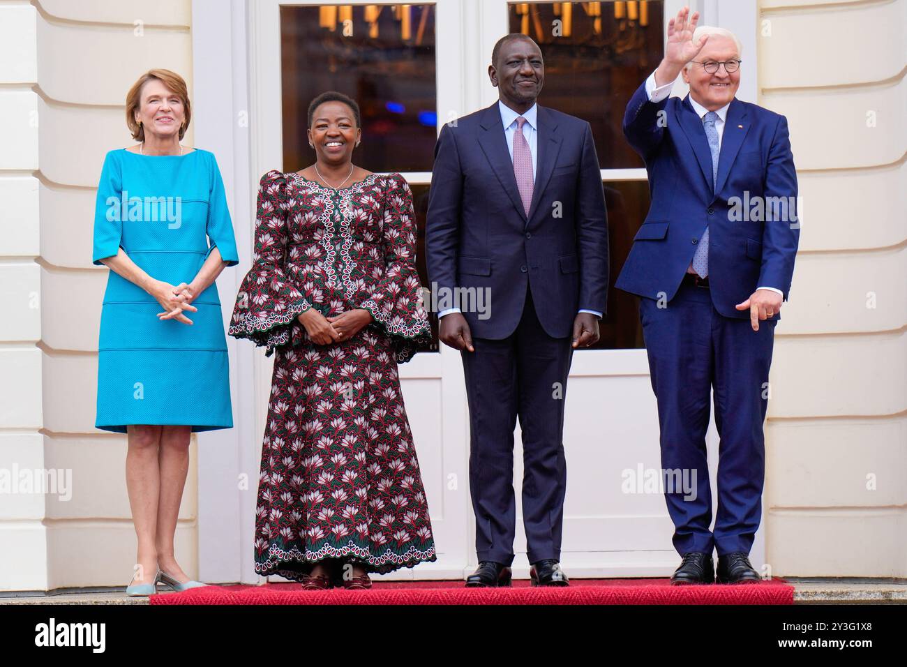 William Samoei Ruto und Rachel RutoWilliam Samoei Ruto und Rachel Ruto, Frank-Walter Steinmeier, Elke Büdenbender Tag des offenen Schlosses, Bürgerfest, Bundespräsident Frank-Walter Steinmeier, Elke Büdenbender, Schloss Bellevue, mit Präsident der Republik Kenia, William Samoei Ruto und Rachel Ruto Berlin Berlin GER *** William Samoei Ruto und Rachel RutoWilliam Samoei Ruto und Rachel Ruto, Frank Walter Steinmeier, Elke Büdenbender Open Palace Day, Citizens Festival, Bundespräsident Frank Walter Steinmeier, Elke Büdenbender, Bellevue Palace, mit Präsident der Republik Kenia William S. Stockfoto