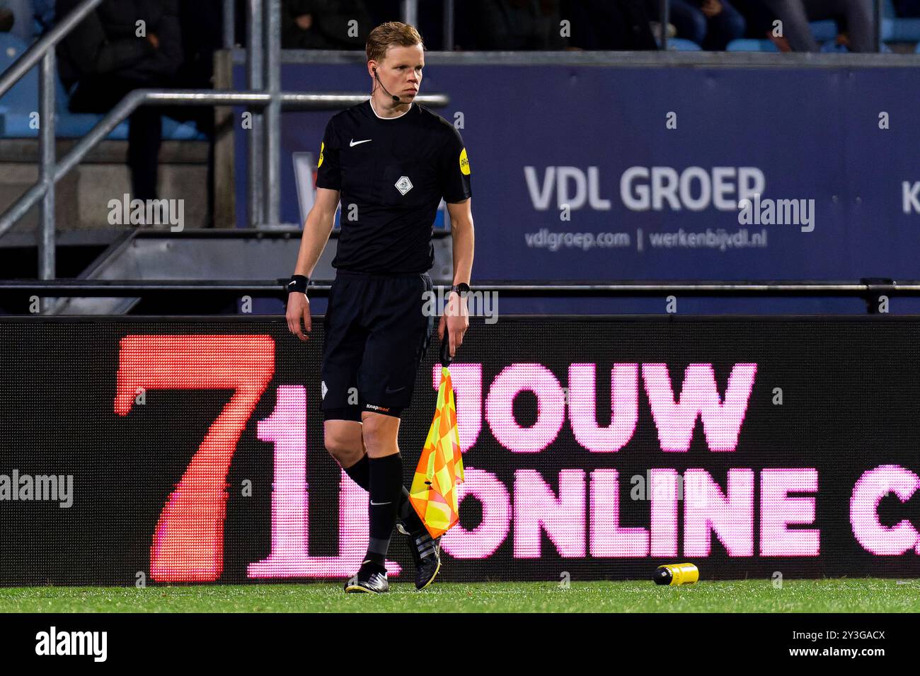 Eindhoven, Niederlande. September 2024. EINDHOVEN, NIEDERLANDE - 13. SEPTEMBER: Schiedsrichter Laurens Maas beim niederländischen Keuken Kampioen Divisie Spiel zwischen dem FC Eindhoven und dem FC Dordrecht im Jan Louwers Stadion am 13. September 2024 in Eindhoven, Niederlande. (Foto: Joris Verwijst/Orange Pictures) Credit: dpa/Alamy Live News Stockfoto