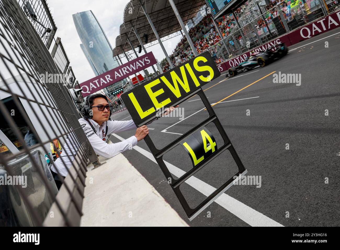 Mercedes AMG F1 Team Ingenieur während des Formel-1-Grand-Prix 2024 von Aserbaidschan, 17. Runde der Formel-1-Weltmeisterschaft 2024 vom 13. Bis 15. September 2024 auf dem Baku City Circuit in Baku, Aserbaidschan Stockfoto