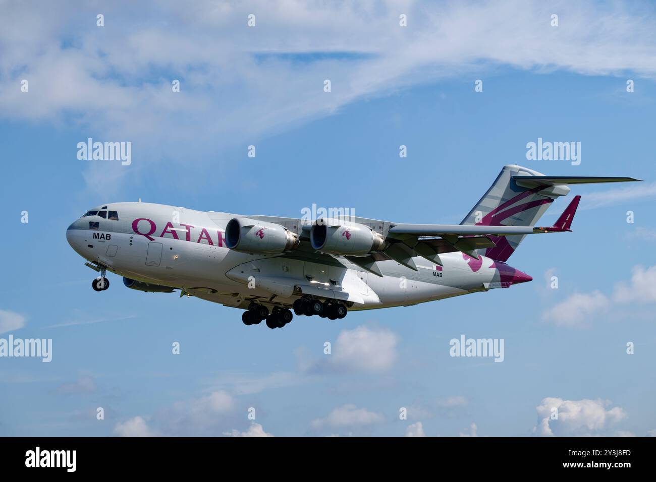 Qatar Emiri Air Force Boeing C-17 Globemaster III MAB der 10th Squadron trifft auf der RAF Fairford Luftwaffenbasis für das RIAT ein Stockfoto