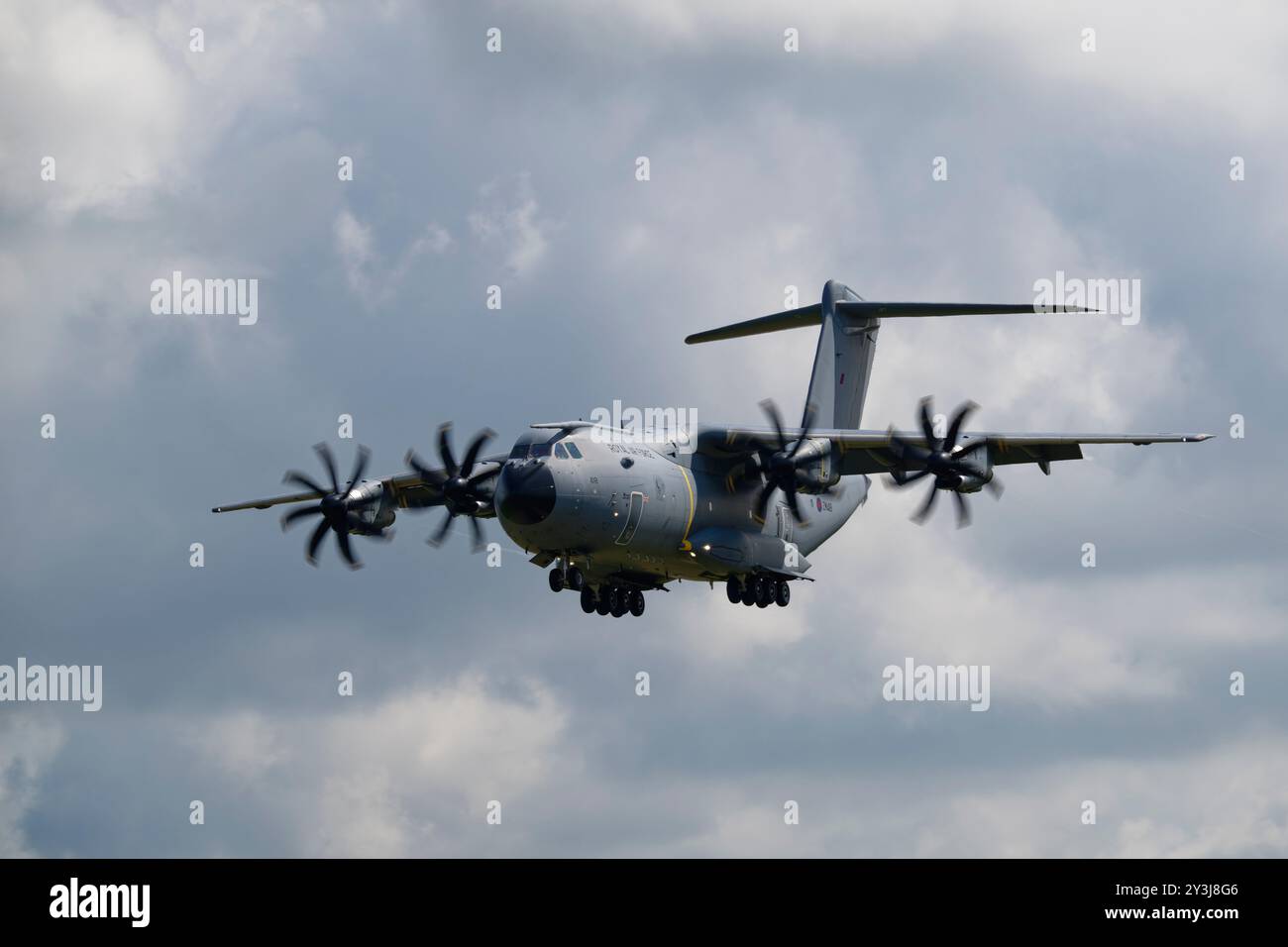 RAF Airbus A400M Atlas C.1 Militärtransportflugzeug ZM418 von der 70 Squadron mit Sitz in RAF Brize Norton trifft bei RAF Fairford für die RIAT ein Stockfoto