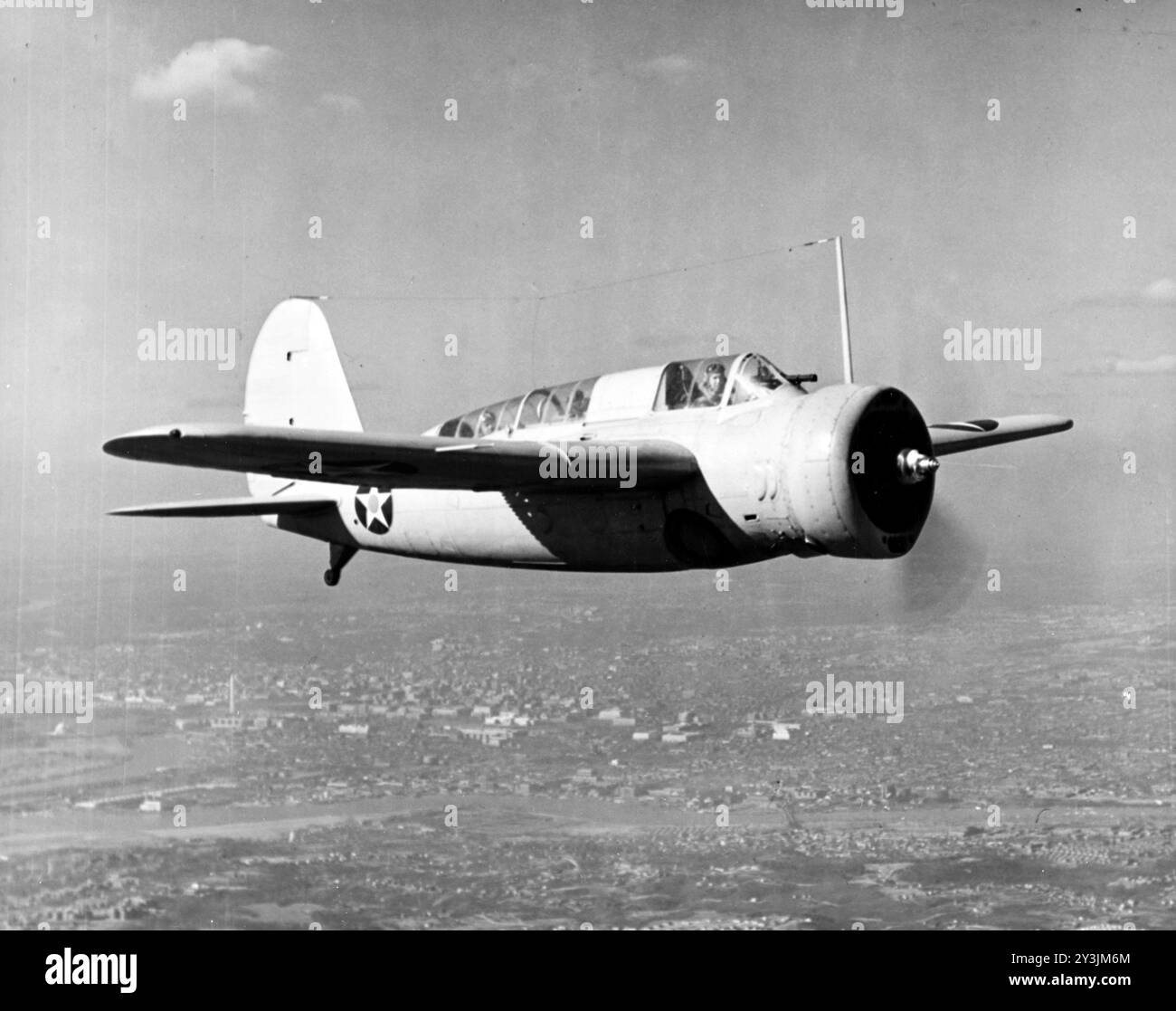 Marineflugzeugfabrik SBN-1 im Flug über Washington D.C. im Februar 1942 - Foto der U.S. Navy Stockfoto