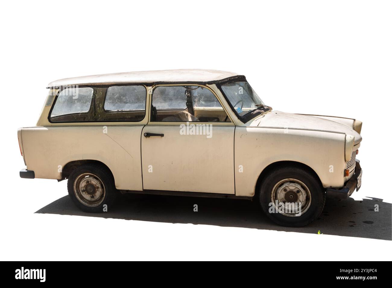 Altes Trabant-Oldtimer isoliert auf weißem Hintergrund Stockfoto