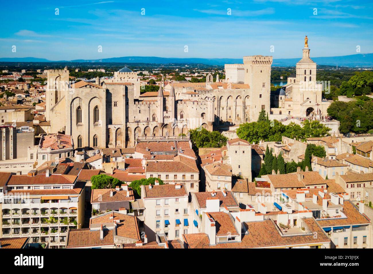 Palast der Päpste oder Palais des Papes, Avignon Kathedrale Antenne Panoramablick in Avignon, Südfrankreich Stockfoto