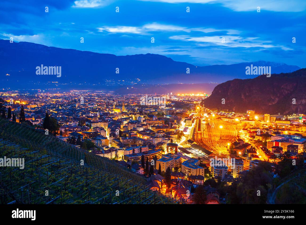 Bozen Antenne Panoramablick. Bozen ist die Hauptstadt der Provinz Südtirol in Norditalien. Stockfoto
