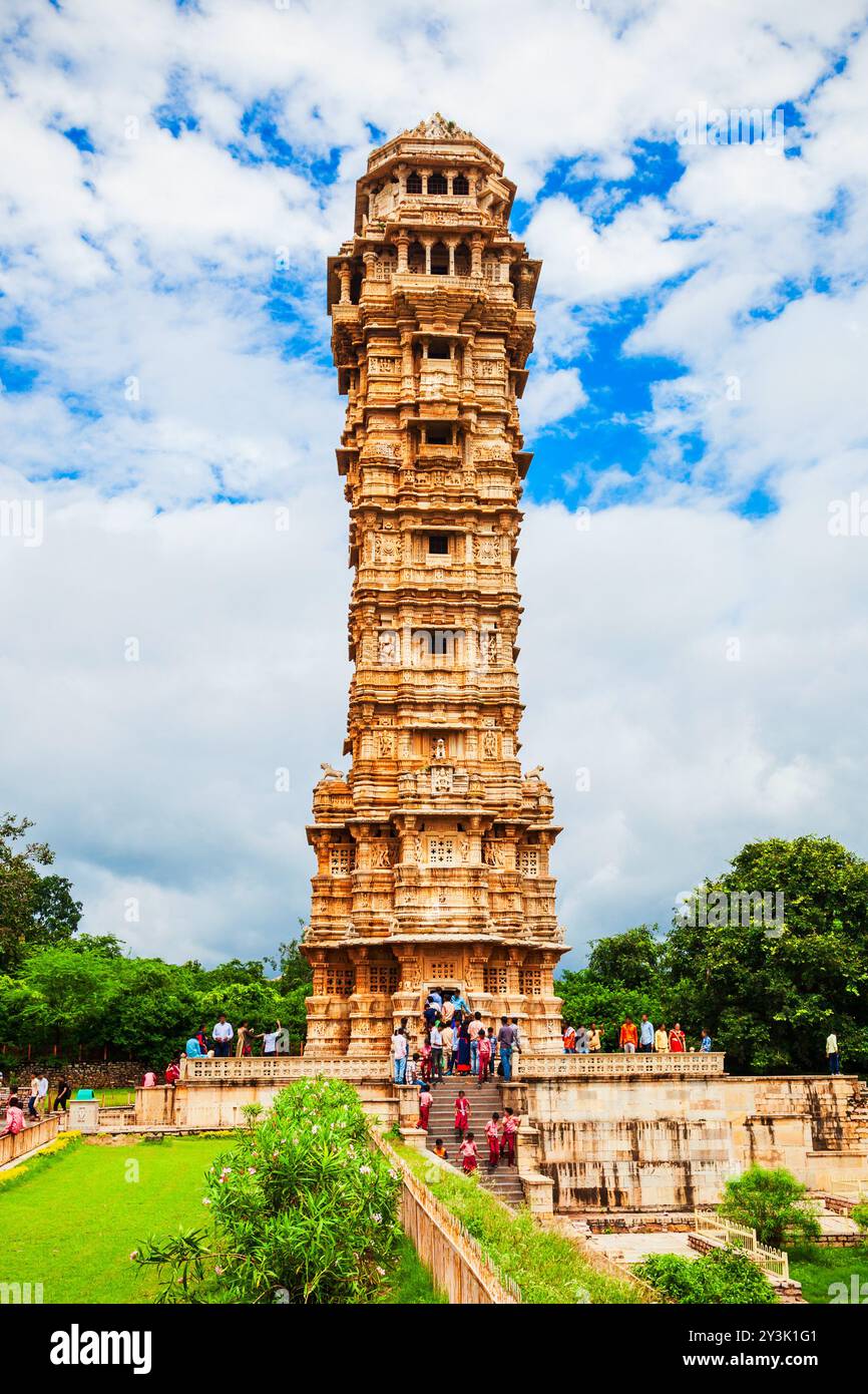 Kirti Stambh bedeutet Tower of Fame ist ein Denkmal Turm in Chittor Fort in Chittorgarh Stadt, Rajasthan Bundesstaat Indien Stockfoto