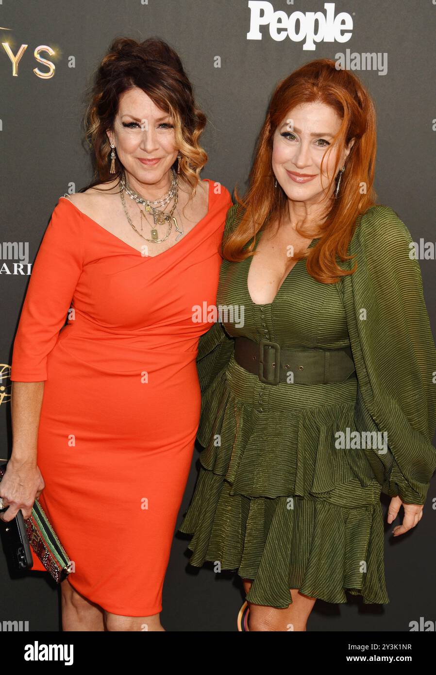 BEVERLY HILLS, KALIFORNIEN - 13. SEPTEMBER: Joely Fisher und Lisa Ann Walter nehmen an der 76. Emmys Performer Nominee Celebration in Wallis Annenbe Teil Stockfoto