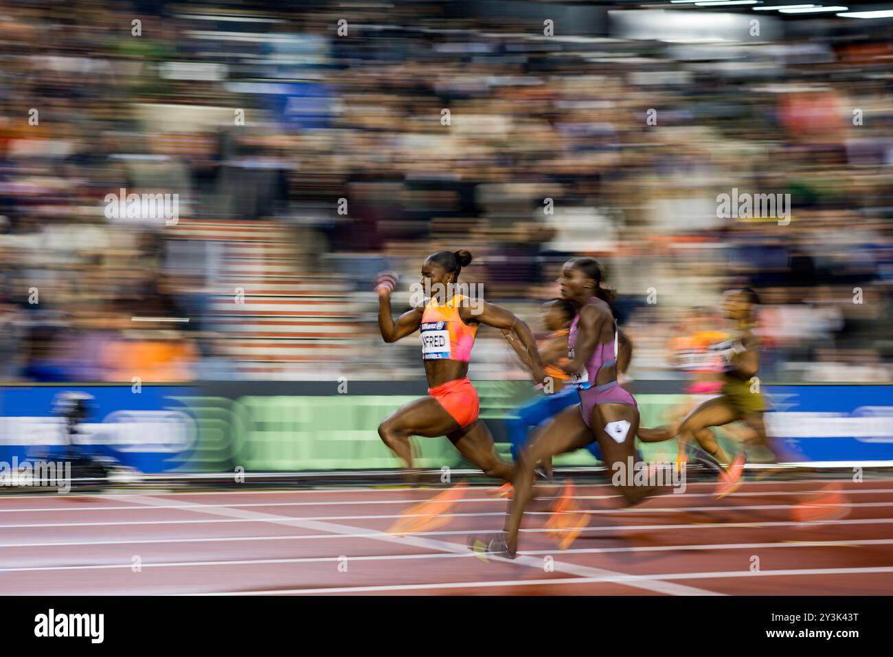 Brüssel, Belgien September 2024. Saint-Lucia's Julien Alfred in Aktion während der 48. Ausgabe der Memorial Van Damme Leichtathletik-Veranstaltung in Brüssel am Freitag, den 13. September 2024. Das Allianz Memorial Van Damme Diamond League Meeting 2024 findet am 13. Und 14. September 2O24 statt. BELGA FOTO JASPER JACOBS Credit: Belga News Agency/Alamy Live News Stockfoto