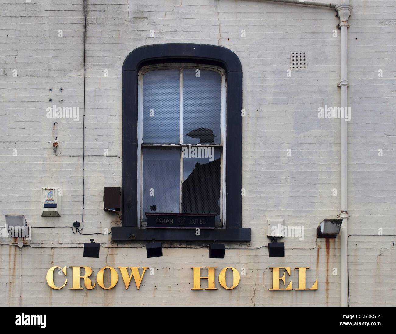 Leeds, West yorkshire, 17. Juni 2021: Das heruntergekommene Crown Hotel wird bald als Teil des Aaire Park Mixed Use Entwicklungsgeländes neu erschlossen Stockfoto