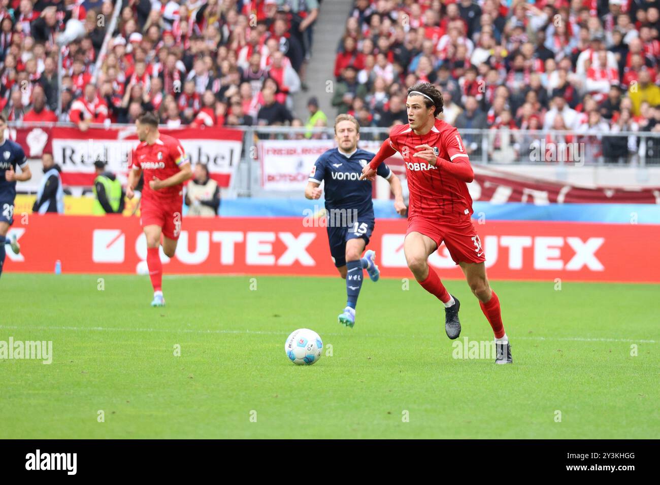 Freiburg, Deutschland. September 2024. Merlin Röhl (SC Freiburg beim Spiel der 1. FBL: 24-25:3. Sptg. SC Freiburg - VfL Bochum DFL-VORSCHRIFTEN VERBIETEN JEDE VERWENDUNG VON FOTOGRAFIEN ALS BILDSEQUENZEN UND/ODER QUASI-VIDEONann Credit: dpa/Alamy Live News Stockfoto