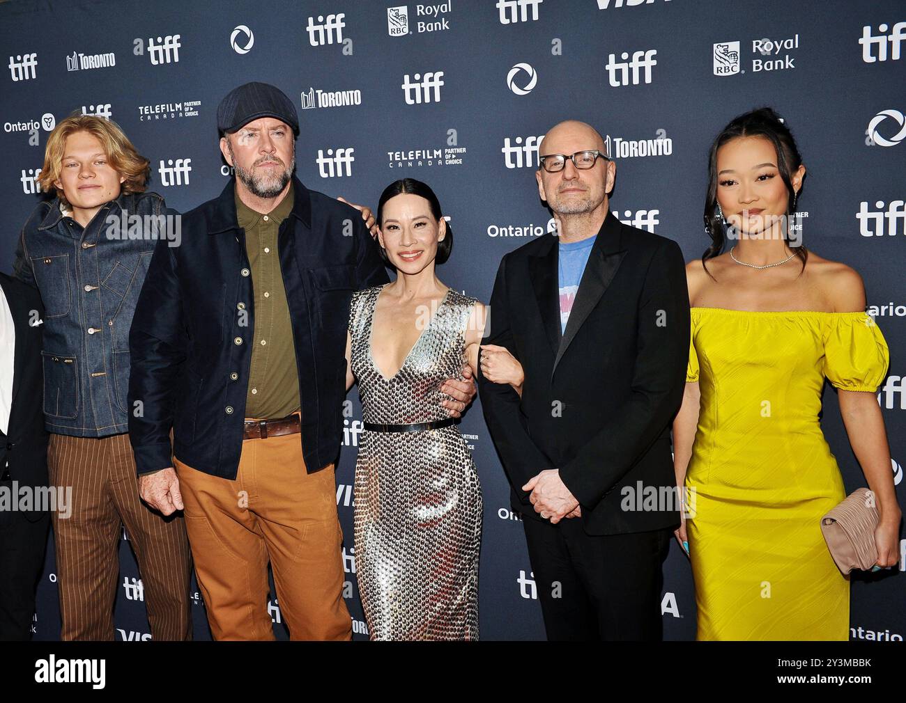 13. September 2024 – Toronto, Ontario, Kanada – West Mulholland, Chris Sullivan, Lucy Liu, Steven Soderbergh, Callina Liang. 2024 Toronto International Film Festival – „Präsenz“ im Princess of Wales Theatre. (Credit Image: © Brent Perniac/AdMedia via ZUMA Press Wire) NUR REDAKTIONELLE VERWENDUNG! Nicht für kommerzielle ZWECKE! Stockfoto