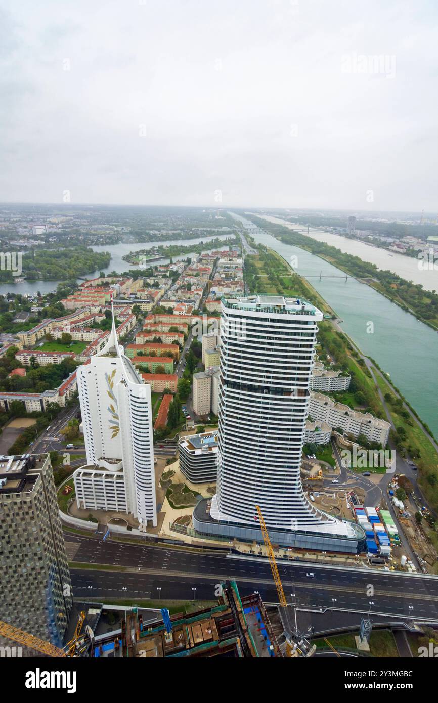Blick vom DC Tower 1 zum Stadtteil Kaisermühlen, Hochhaus neue Donau, Donau Flats, Alte Donau, neue Donau, Donau Wien 22. Donaustadt Stockfoto