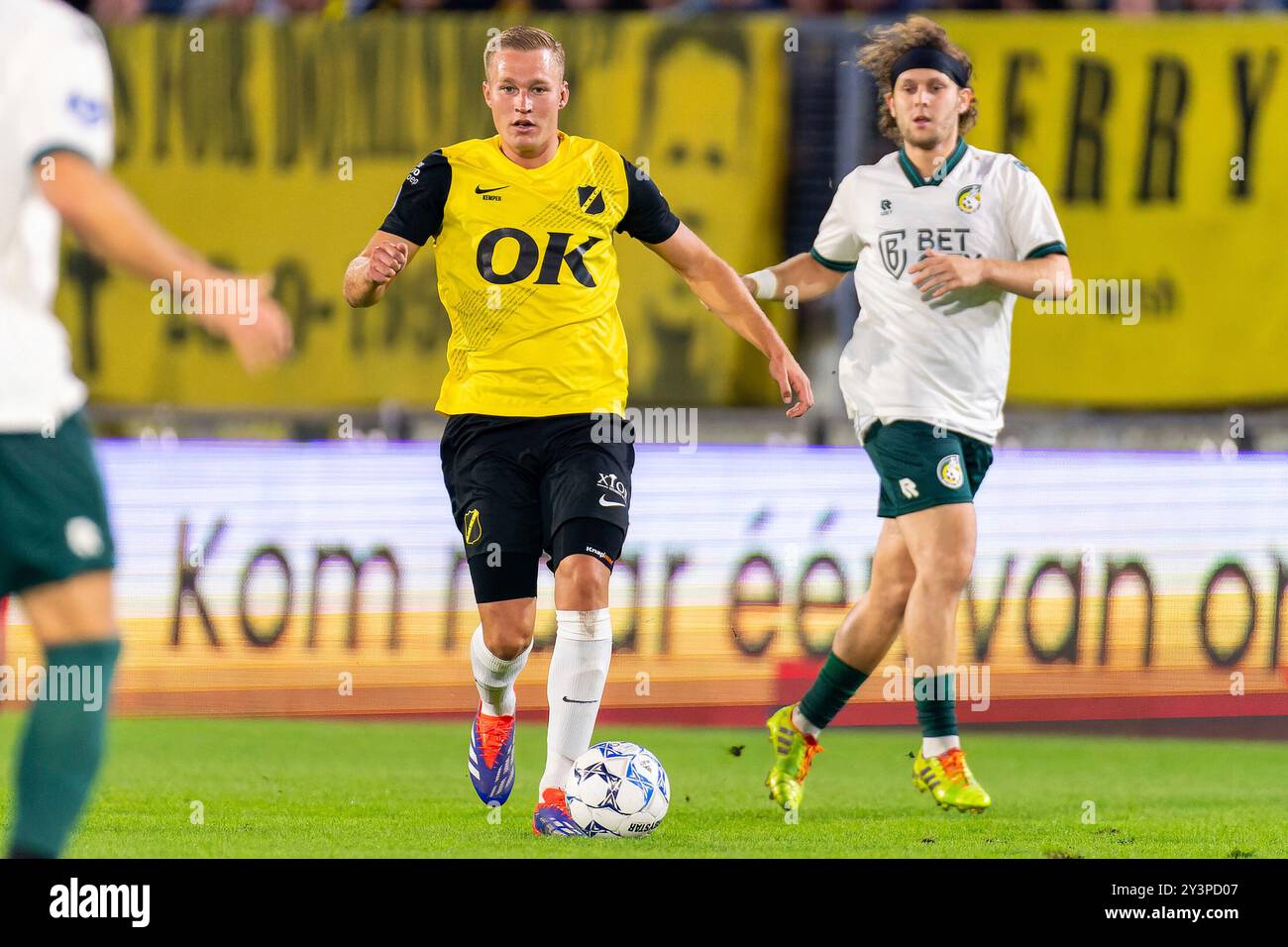 Breda, Niederlande. September 2024. BREDA, NIEDERLANDE - 14. SEPTEMBER: Boy Kemper von NAC Breda und Alen Halilovic von Fortuna Sittard während des niederländischen Eredivisie-Spiels zwischen NAC Breda und Fortuna Sittard im Rat Verlegh Stadion am 14. September 2024 in Breda, Niederlande. (Foto: Joris Verwijst/Orange Pictures) Credit: dpa/Alamy Live News Stockfoto