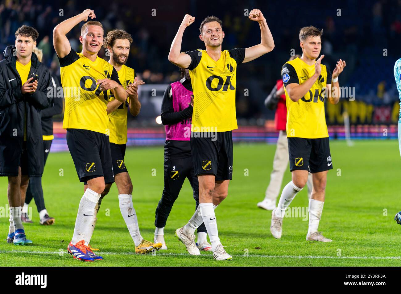 Breda, Niederlande. September 2024. BREDA, NIEDERLANDE - 14. SEPTEMBER: Boy Kemper von NAC Breda und Clint Leemans von NAC Breda applaudieren für die Fans während des niederländischen Eredivisie-Spiels zwischen NAC Breda und Fortuna Sittard im Rat Verlegh Stadion am 14. September 2024 in Breda, Niederlande. (Foto: Joris Verwijst/Orange Pictures) Credit: dpa/Alamy Live News Stockfoto