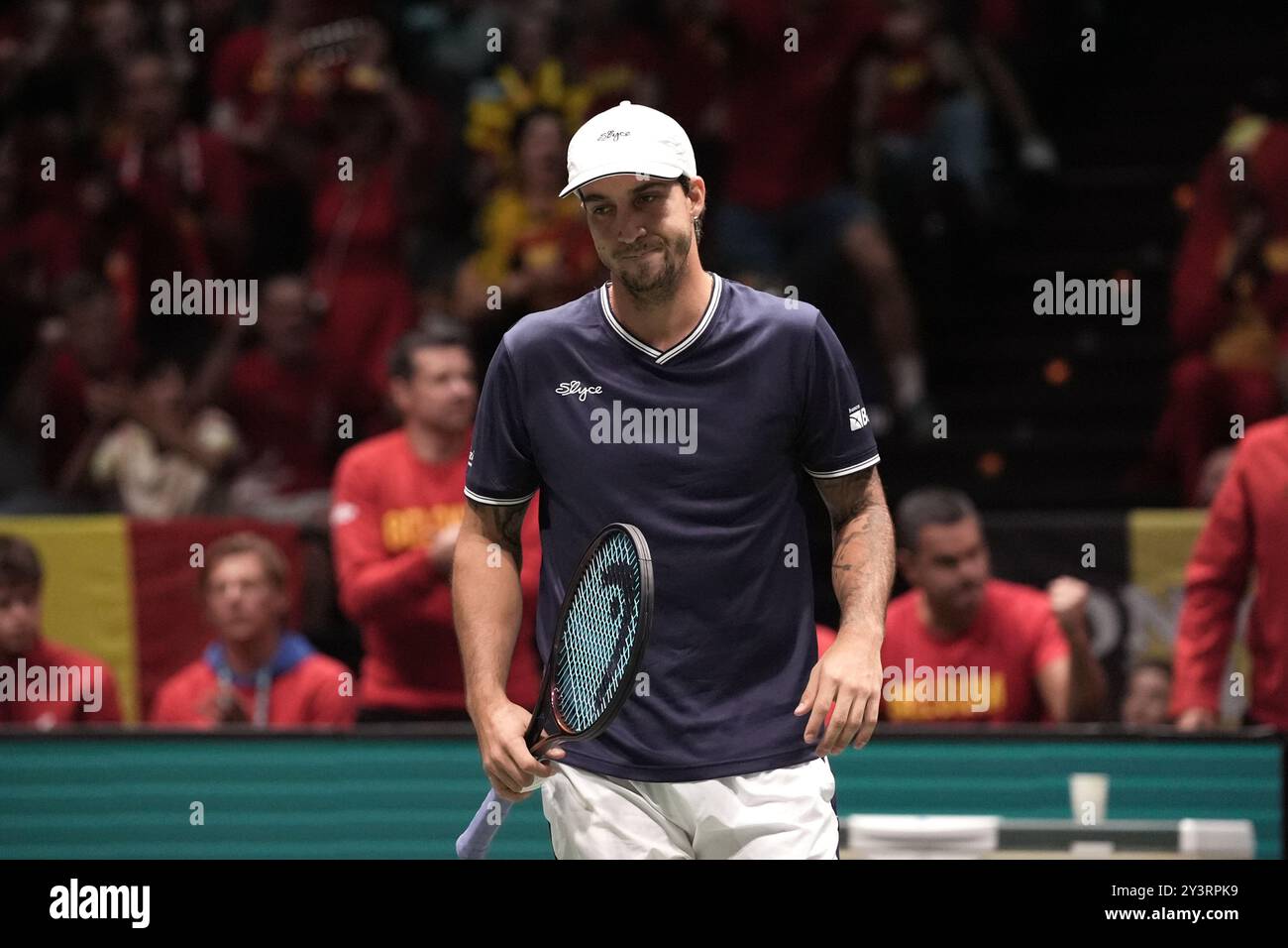 Bologna, Italien. September 2024. Felipe Meligeni Alves mit Kopf nach unten während des Davis Cup Finals 2024 Gruppenspiel zwischen Sander Gille/Joran Vliegen (Belgien) und Rafael Matos/Felipe Meligeni Alves (Brasilien) in der Unipol Arena, Bologna, Italien - 14. September 2024. Sport - Tennis. (Foto: Massimo Paolone/LaPresse) Credit: LaPresse/Alamy Live News Stockfoto