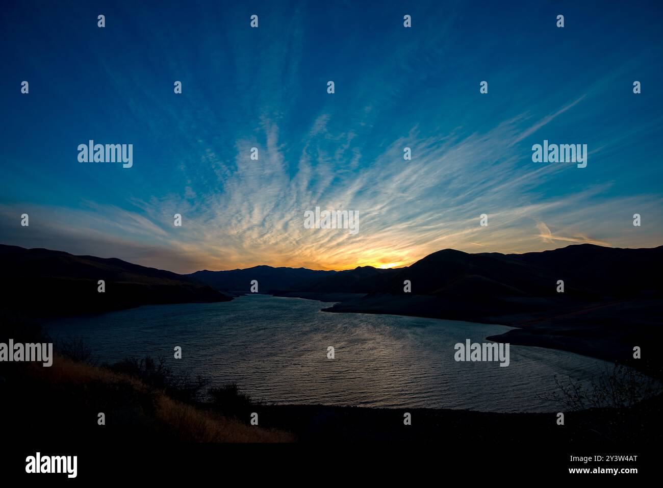 Sonnenaufgang am Lucky Peak Reservoir Idaho Stockfoto