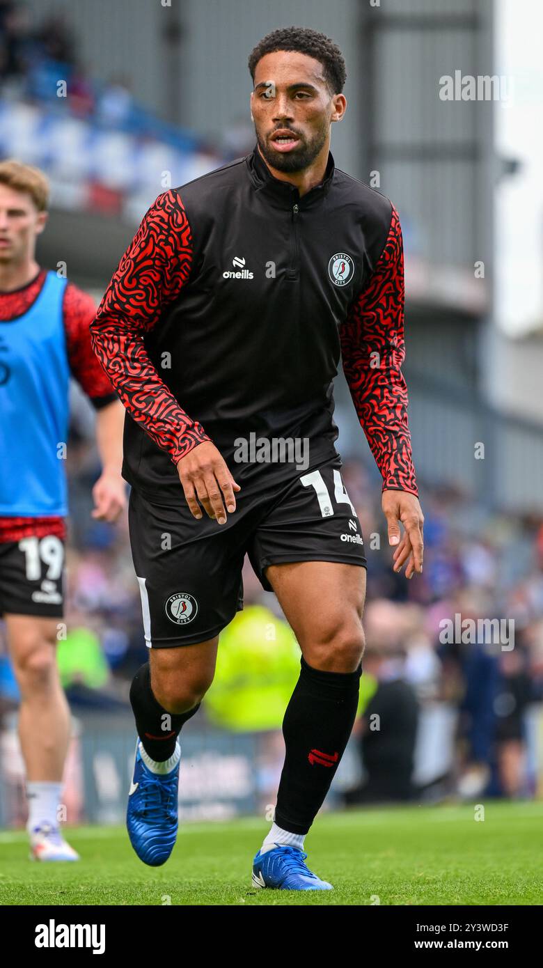Ewood Park, Blackburn, Großbritannien. September 2024. EFL Championship Football, Blackburn Rovers gegen Bristol City; Zak Vyner aus Bristol City während des warm Up Credit: Action Plus Sports/Alamy Live News Stockfoto