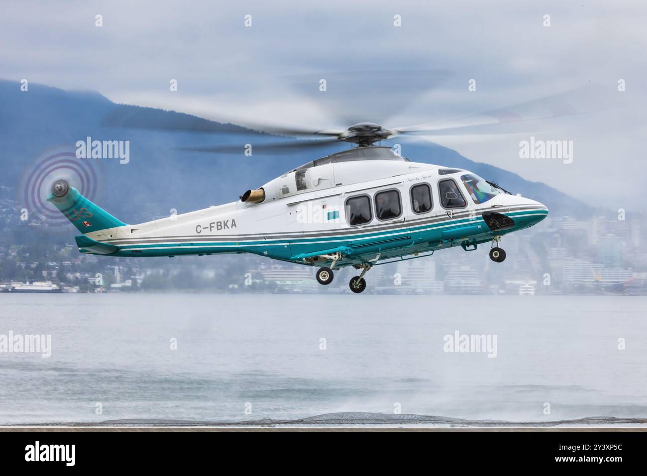 Kanada, Vancouver 10. August 2024: C-FMGL – Leonardo AW139 von London Air Services Stockfoto