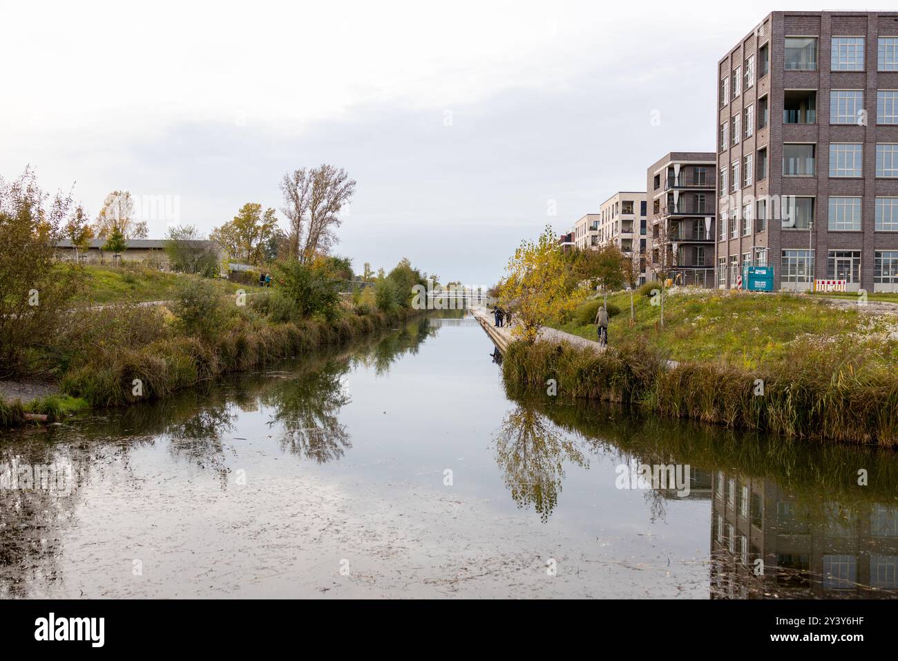 Der neue Hafen in Leipzig an einem sonnigen Tag im Frühling oder Winter Stockfoto