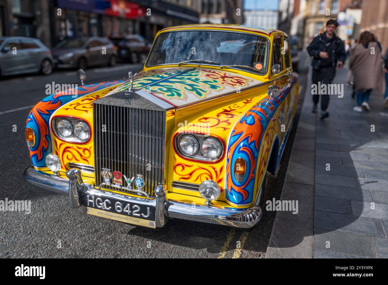 Beatles Rolls Royce Yellow Phsychodelic Car. Stockfoto