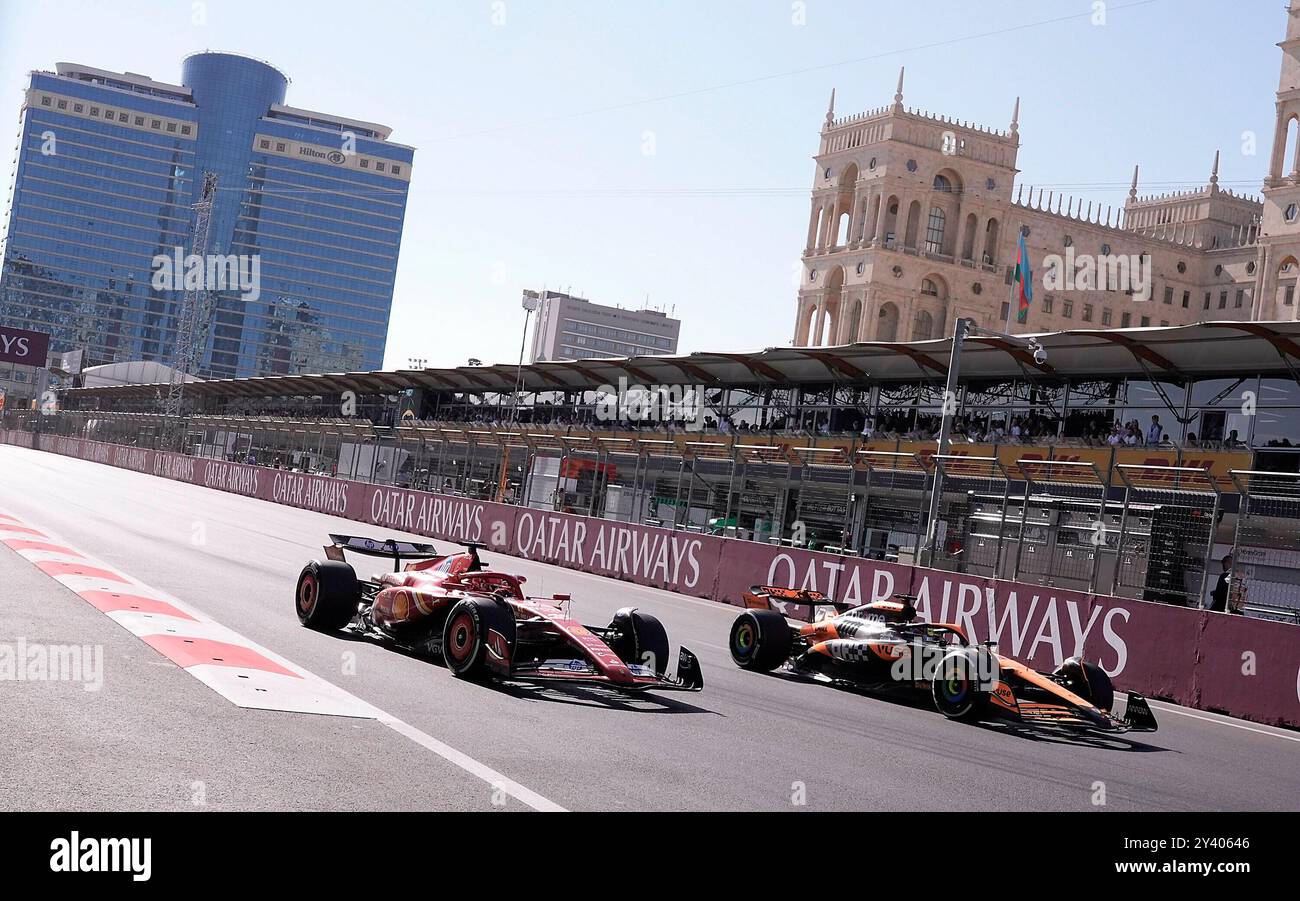 Baku, Aserbaidschan. September 2024. 15.09.2024, Baku City Circuit, Baku, FORMEL 1 QATAR AIRWAYS ASERBAIDSCHAN GRAND PRIX 2024, im Bild Überholmanöver von Oscar Piastri (aus), McLaren F1 Team an Charles Leclerc (MCO), Scuderia Ferrari HP/dpa/Alamy Live News Stockfoto