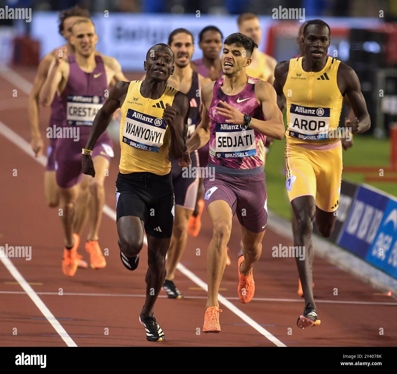 Emmanuel Wanyonyi aus Kenia und Djamel Sedjati aus Algerien traten in den 800-m-Rennen der Männer beim Leichtathletikfinale der Memorial Van Damme Diamond League an Stockfoto