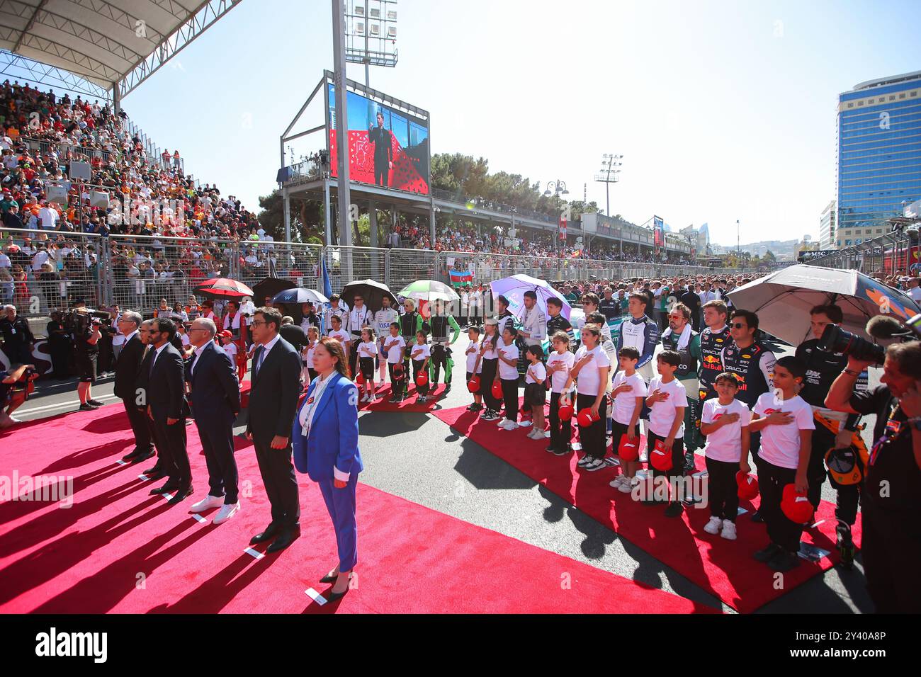 Nationalhymne während des Formel-1-Grand-Prix 2024 von Aserbaidschan, 17. Runde der Formel-1-Weltmeisterschaft 2024 vom 13. Bis 15. September 2024 auf dem Baku City Circuit in Baku, Aserbaidschan Stockfoto