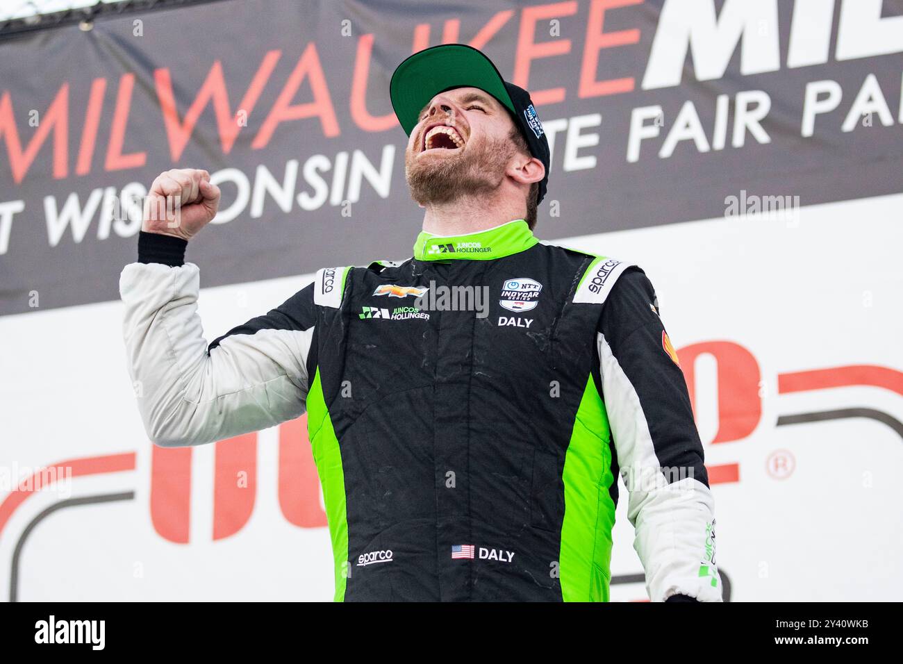 West Allis, Wi, USA. 31. August 2024. CONOR DALY (78) (USA) aus Noblesville, Indiana, und das Juncos-Hollinger Racing-Team feiern einen Podestplatz im ersten Rennen der HyVee Milwaukee Mile 250s auf der Milwaukee Mile in West Allis WI. (Kreditbild: © Walter G. Arce Sr./ASP via ZUMA Press Wire) NUR REDAKTIONELLE VERWENDUNG! Nicht für kommerzielle ZWECKE! Stockfoto