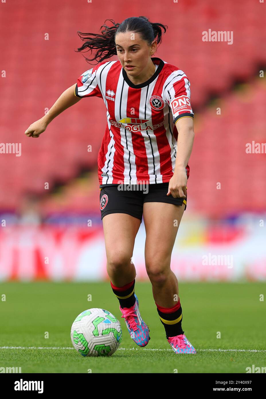 Sheffield, Großbritannien. September 2024. Charlotte Wardlaw von Sheffield United während des FA Women's Championship Matches in der Bramall Lane, Sheffield. Der Bildnachweis sollte lauten: Simon Bellis/Sportimage Credit: Sportimage Ltd/Alamy Live News Stockfoto