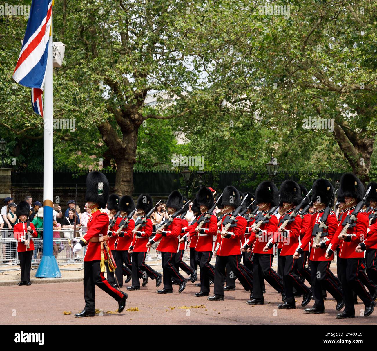 Britische Soldaten marschieren auf der Mall, Trooping the Colour, Juni 2023. Stockfoto
