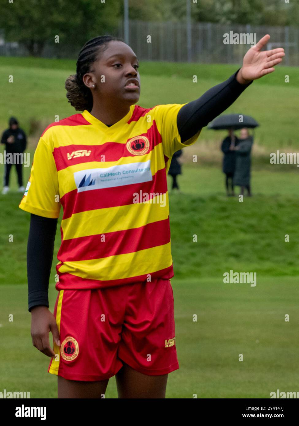 Glasgow, Schottland, Großbritannien. 14. September 2024: Ein U14-Liga-Spiel zwischen Rossvale Girls Red U14 und Motherwell FC Girls Academy in Milton. Stockfoto