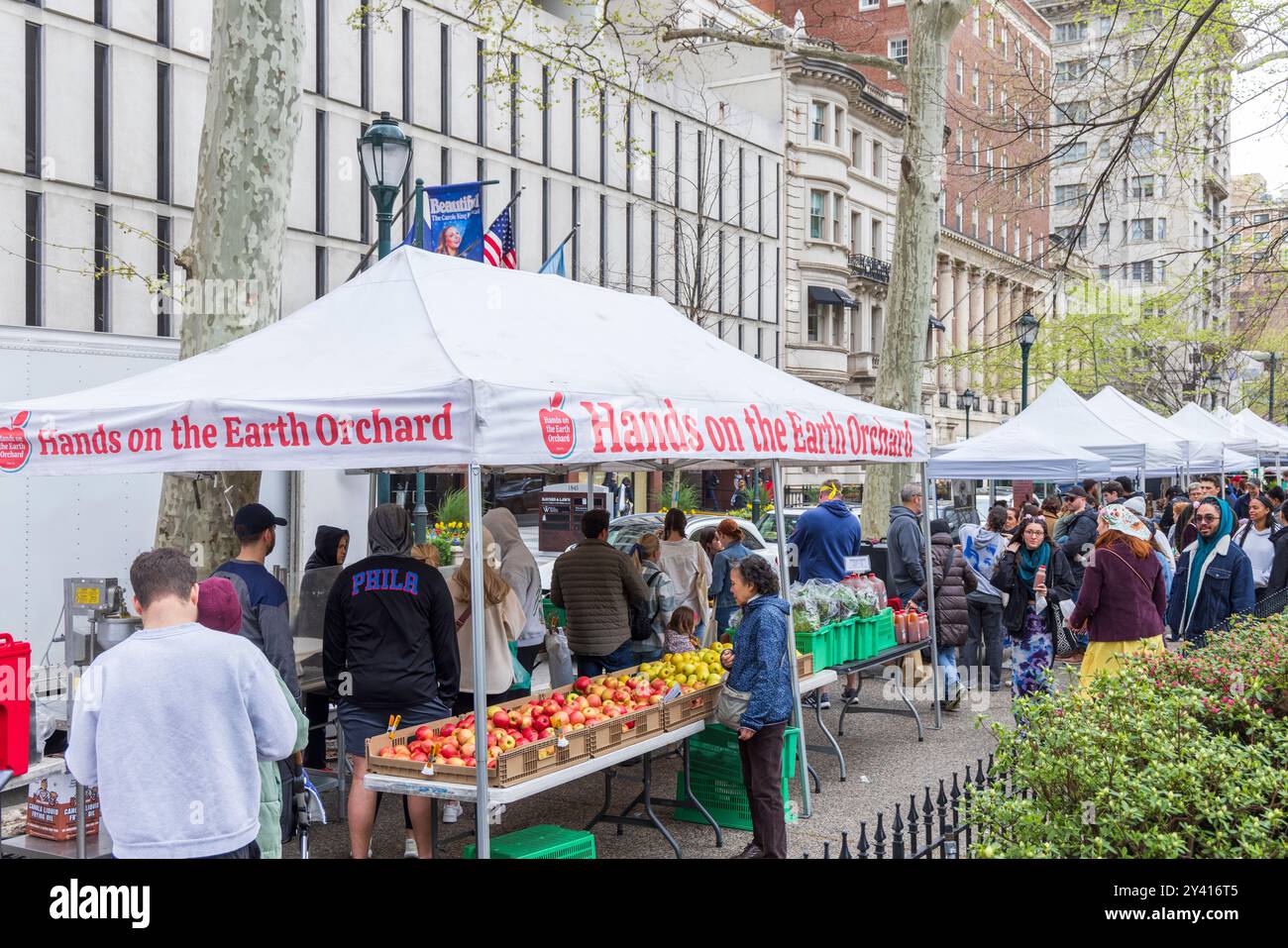 Obst und Äpfel aus Lancaster County am Rittenhouse Square Saturday Farmer's Market, Philadelphia, Pennsylvania Stockfoto