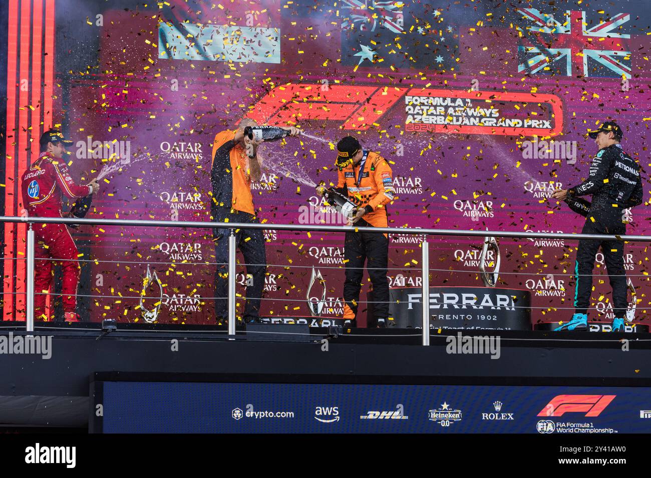Baku City Circuit, Baku, Aserbaidschan. 15.September 2024; Oscar Piastri, Charles Leclerc und George Russell auf dem Podium während des Grand Prix von Aserbaidschan Credit: Jay Hirano/AFLO/Alamy Live News Stockfoto