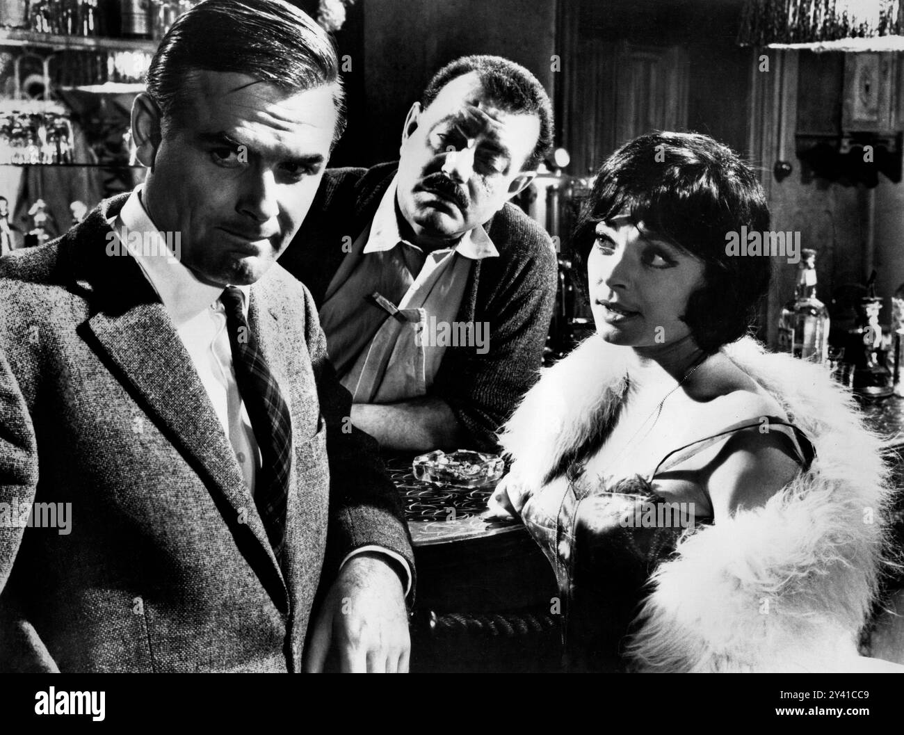 Joachim Fuchsberger, Rudolf Fenner, Anneli Sauli, am Set des westdeutschen Films „Dead Eyes of London“, deutscher Originaltitel: „Die toten Augen von London“, alias „Dark Eyes of London“, Prisma (West Germany), Exportfilm Bischoff & Co. (Worldwide), Magna Pictures Corporation (USA 1965), 1961 Stockfoto