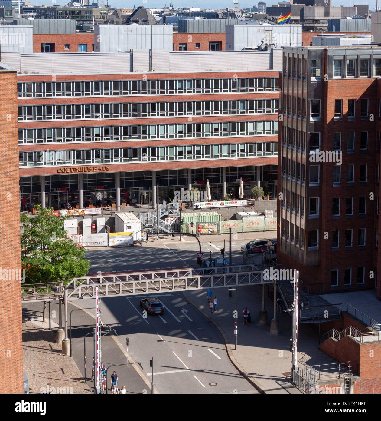 HAMBURG, DEUTSCHLAND - 12. AUGUST 2024: Blick auf Hamburg von der Elbphilharmonie Stockfoto