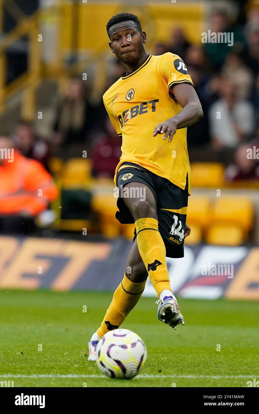 Wolverhampton, Großbritannien. September 2024. Yerson Mosquera von Wolverhampton Wanderers während des Premier League Spiels in Molineux, Wolverhampton. Der Bildnachweis sollte lauten: Andrew Yates/Sportimage Credit: Sportimage Ltd/Alamy Live News Stockfoto