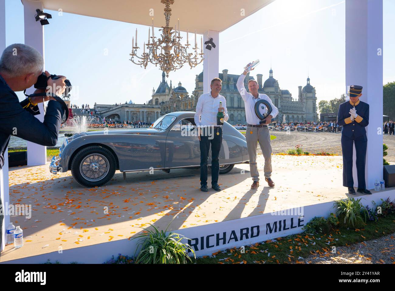 Chantilly, Frankreich. September 2024. Talbot-Lago T26 GS Barchetta Motto, Best of Show Concours d'état après-guerre, die schönsten Autos der Welt während der 7. Ausgabe der Chantilly Arts & Elegance - Richard Mille im Domaine du Château de Chantilly, vom 13. Bis 15. September 2024 in Chantilly, Frankreich - Foto Jean-Baptiste Millet/DPPI Credit: DPPI Media/Alamy Live News Stockfoto