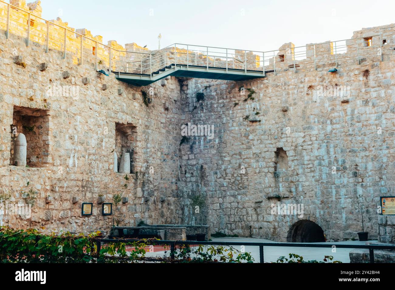 Fränkische Burg in der Altstadt von Krk, Insel Krk. Kroatien. Stockfoto