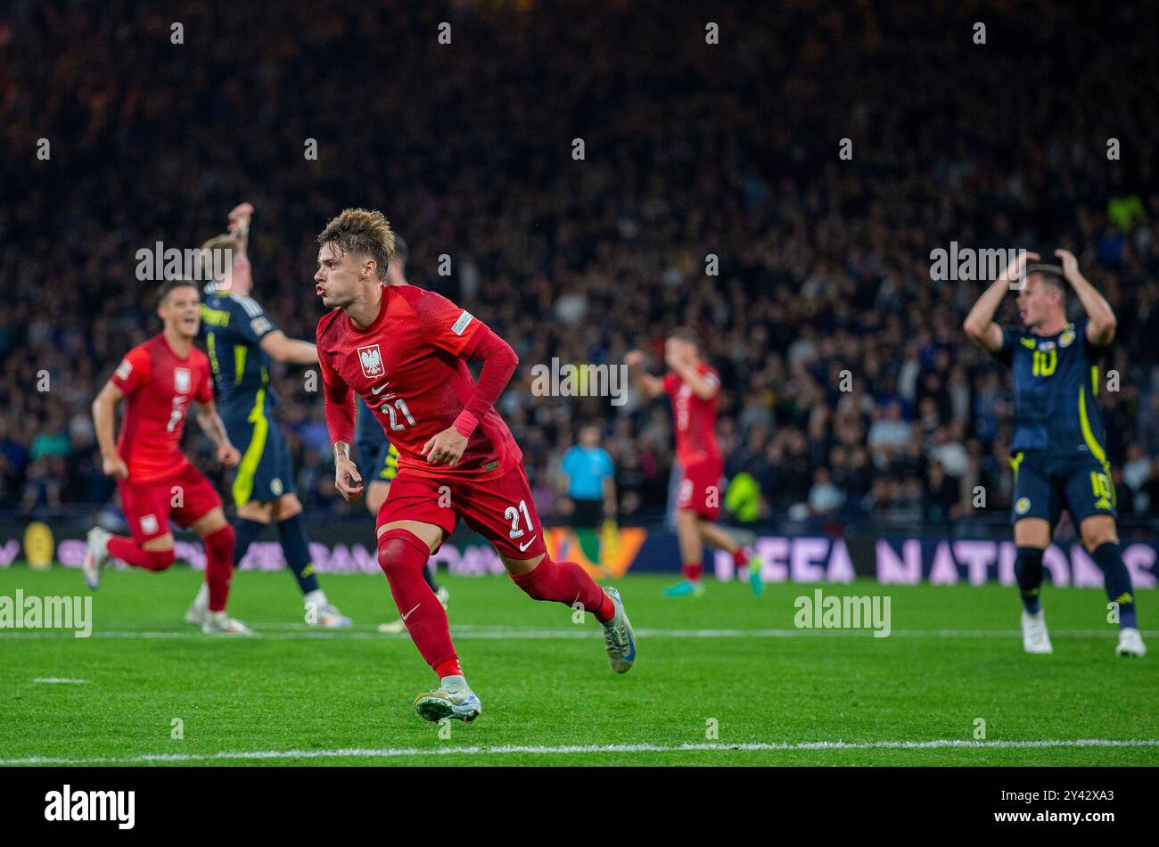 5. September 2024; Hampden Park, Glasgow, Schottland: Nations League Group A Football, Schottland gegen Polen; Nicola Zalewski aus Polen feiert, nachdem er in der 97. Minute schießt und erzielt einen Elfmeterschieß, um 3-2 zu erreichen Stockfoto